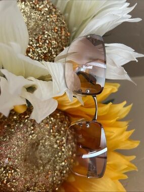 Gradient DG Pink Rimless Sunglasses